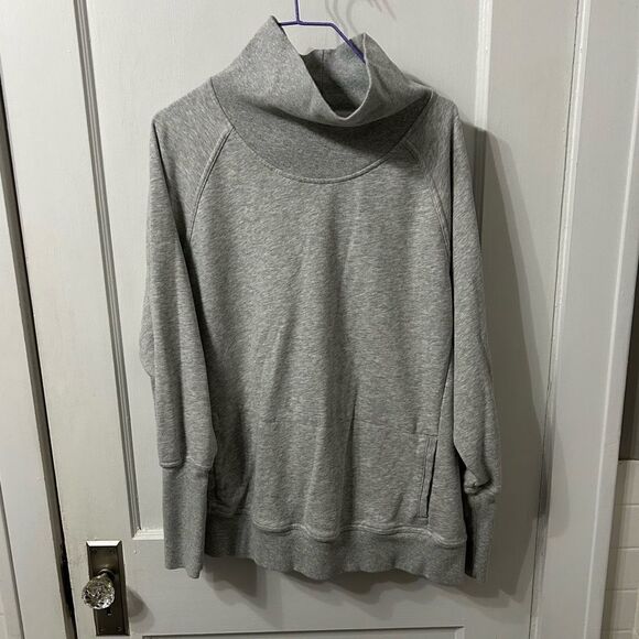 Champion Gray Sweatshirt - Picture 1 of 3